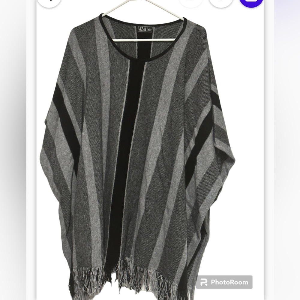 AZAI Poncho Size Small